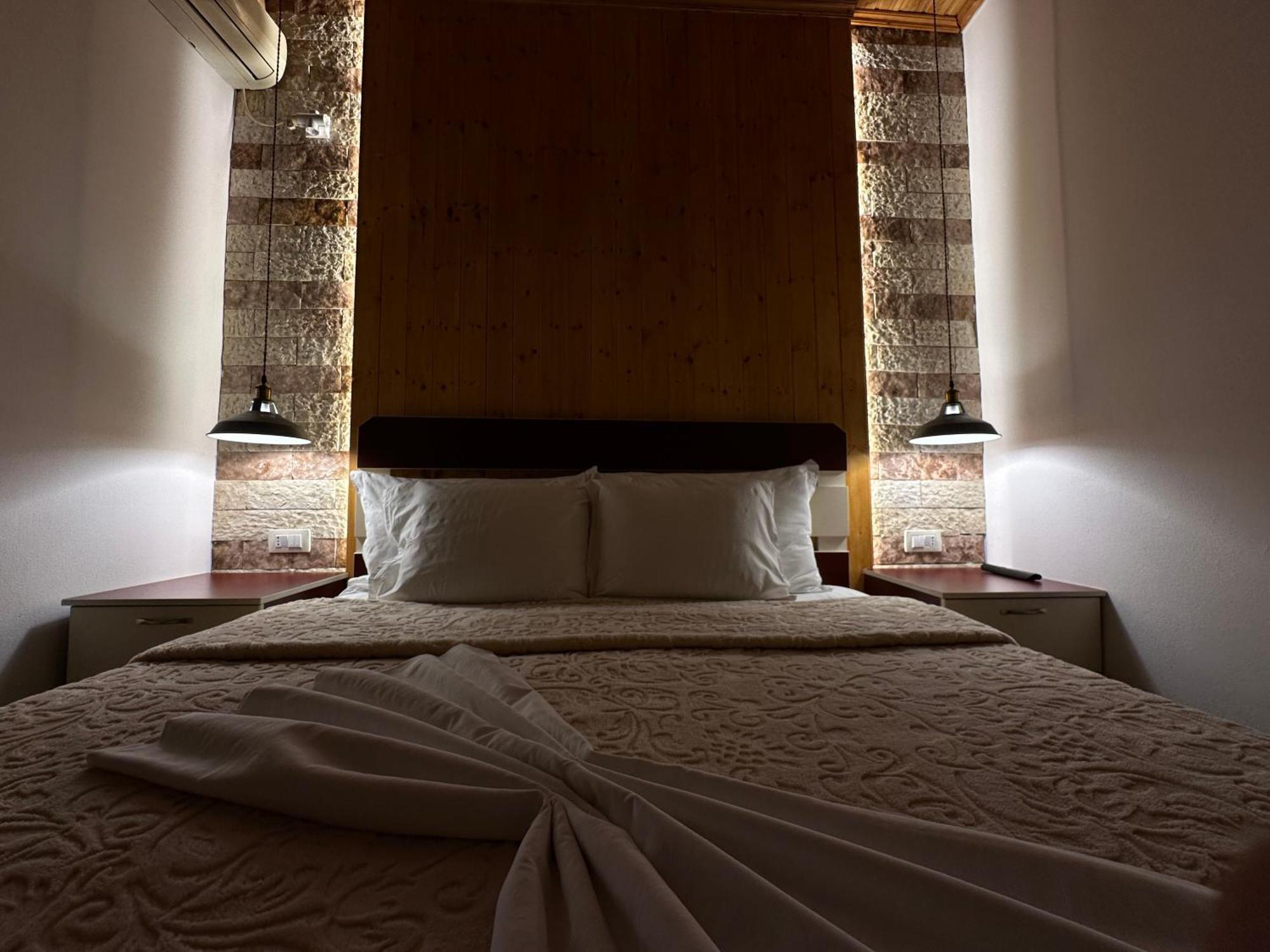 "Mani Guest House" Гирокастра Экстерьер фото