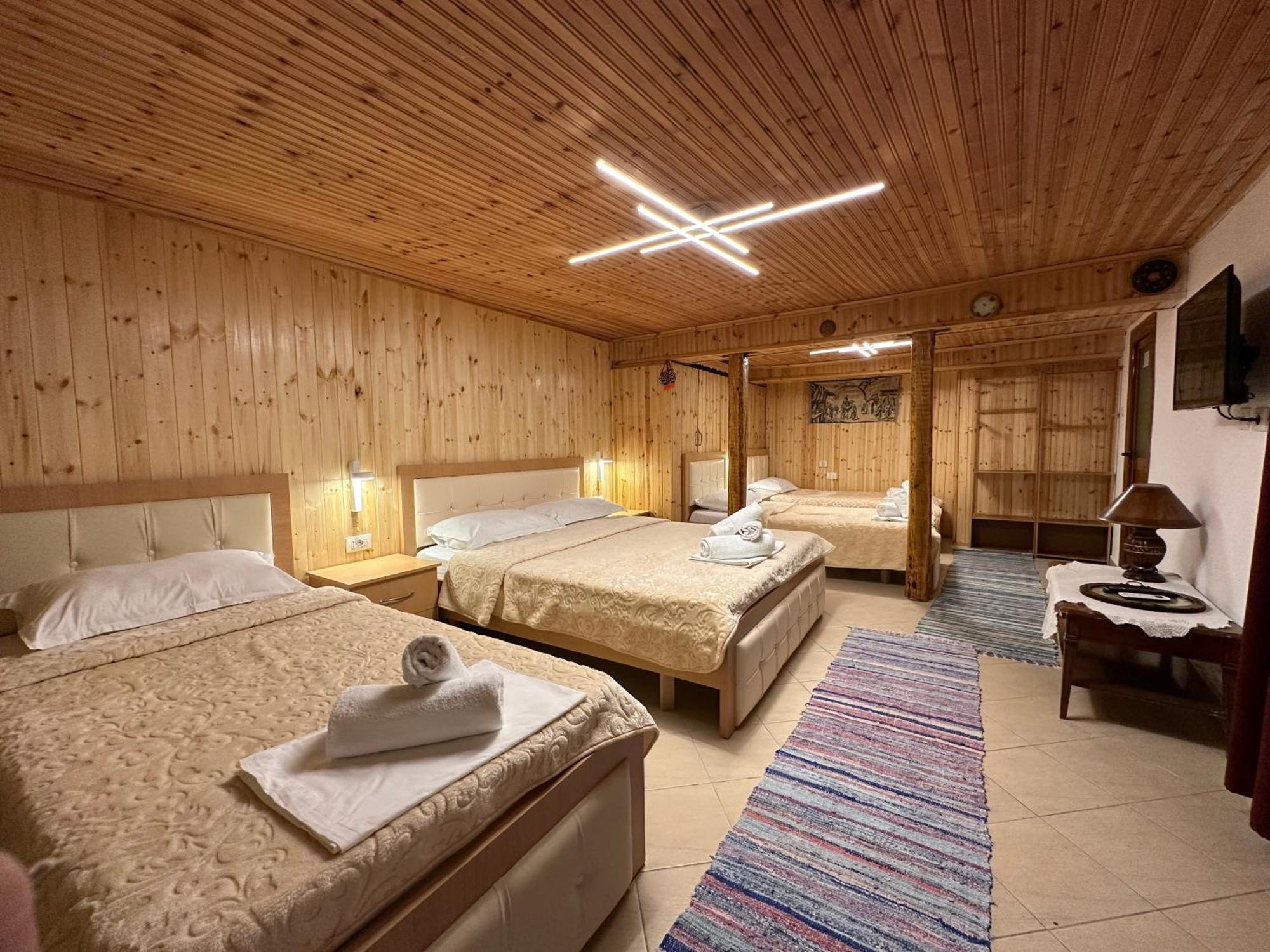 "Mani Guest House" Гирокастра Экстерьер фото
