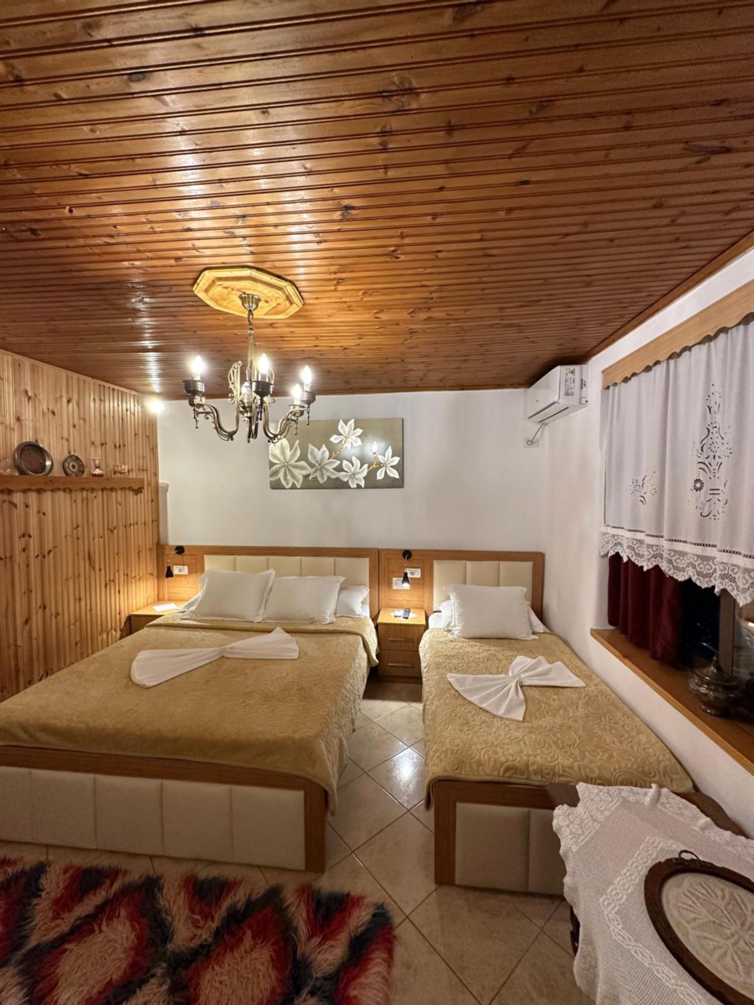"Mani Guest House" Гирокастра Экстерьер фото