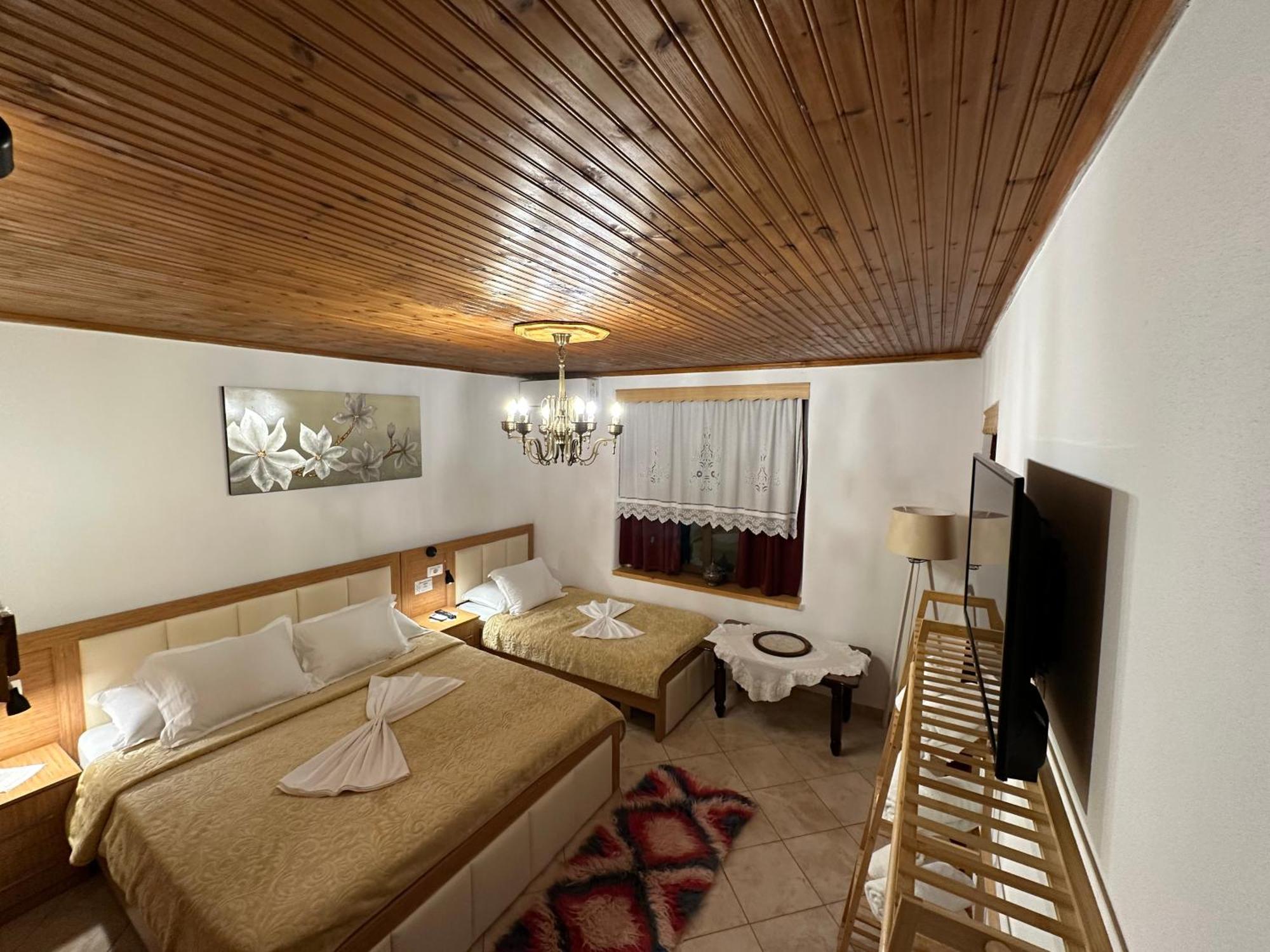 "Mani Guest House" Гирокастра Экстерьер фото