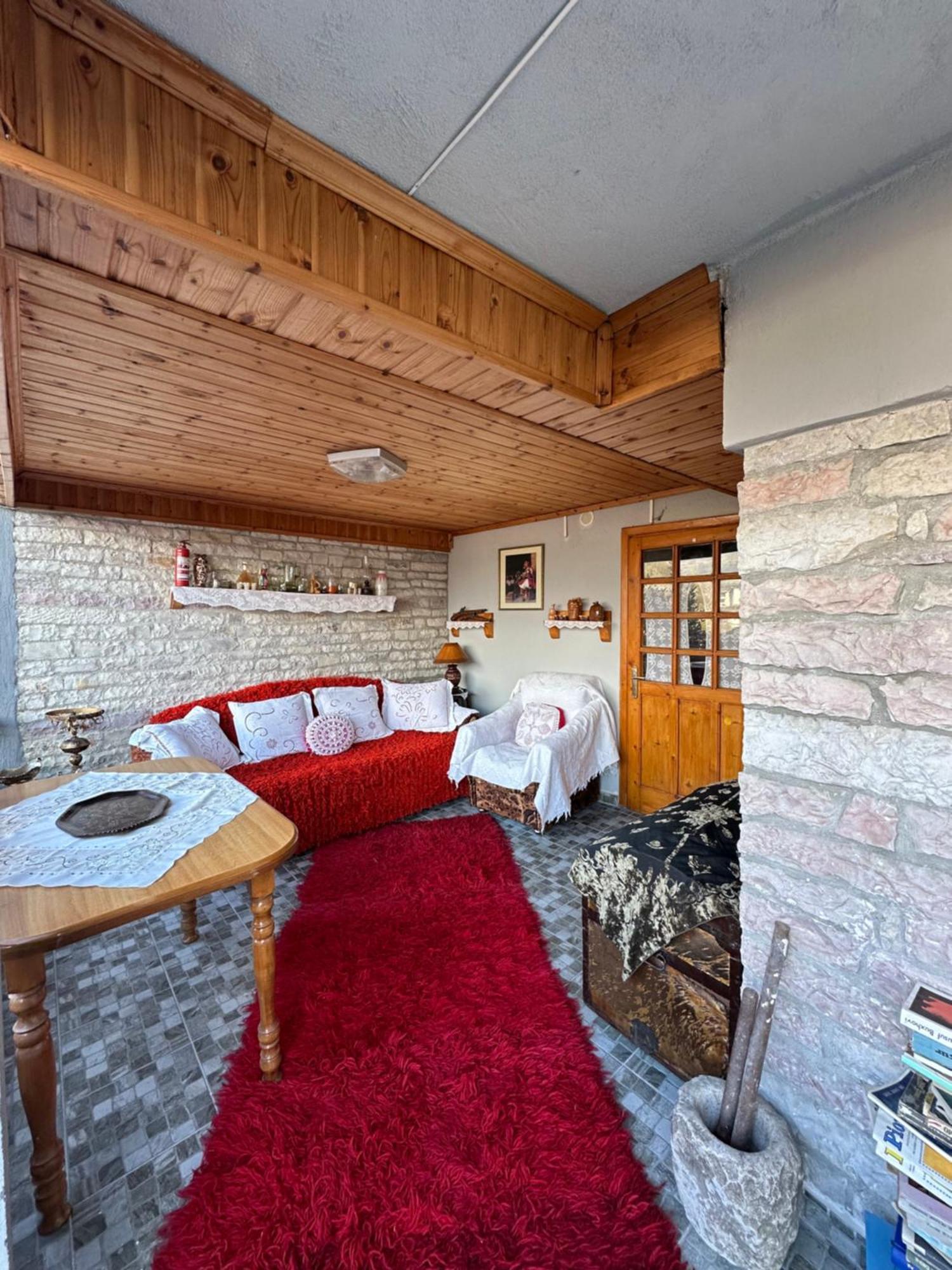 "Mani Guest House" Гирокастра Экстерьер фото